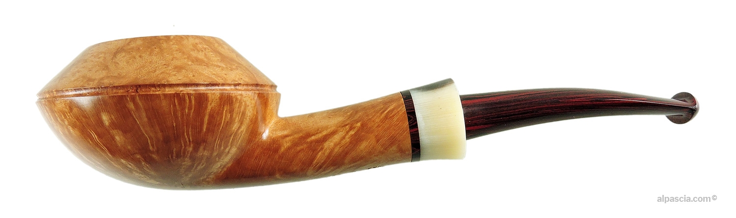 Alinetu Rhodesian Pipe - Bent profile in smooth natural blonde briar with a stylized cumberland stem