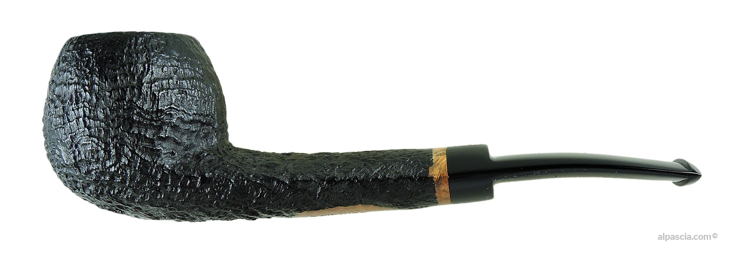 Valbruna 2 Jellyfish Pipe - Half-bent sandblasted profile highlighting the deep craggy ring grain