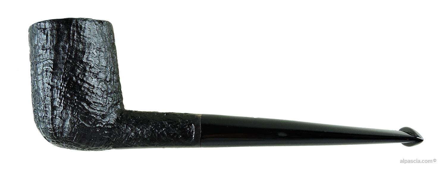Valbruna 1 Jellyfish Pipe - Straight Billiard profile highlighting the rugged sandblasted ring grain