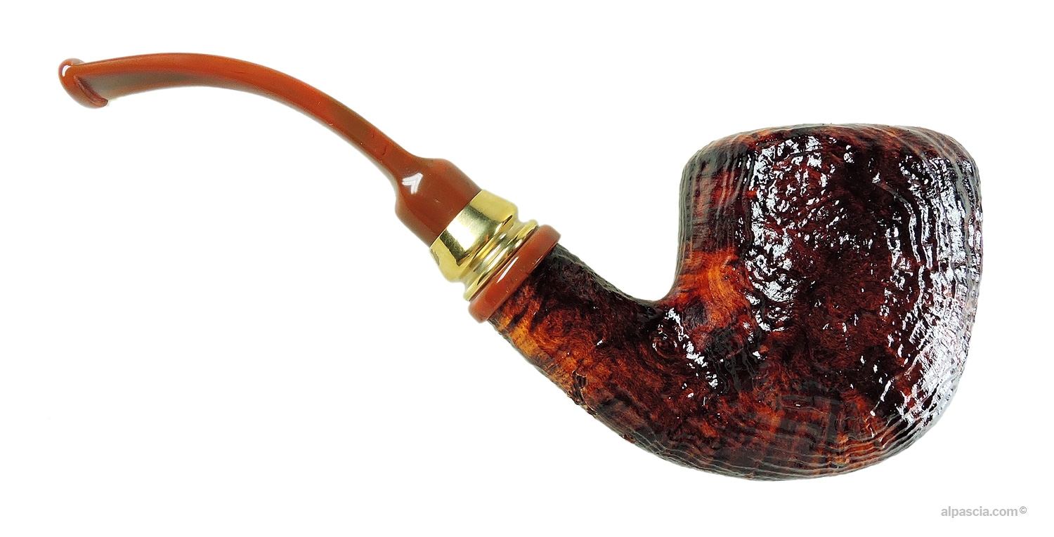 Neerup Classic Gr 3 Pipe - Right side view highlighting the deep ring-grain ridges colored in rich red