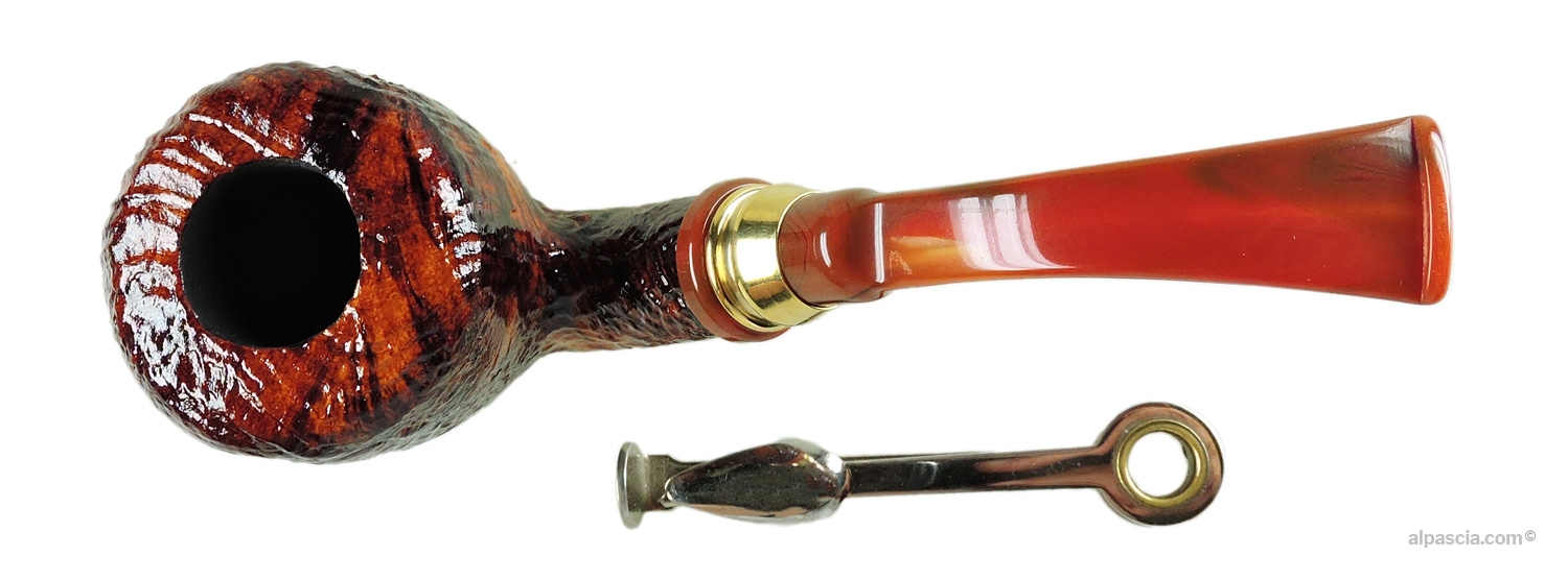 Neerup Classic Gr 3 Pipe - Top view looking down at the rugged sandblasted rim and clean tobacco chamber