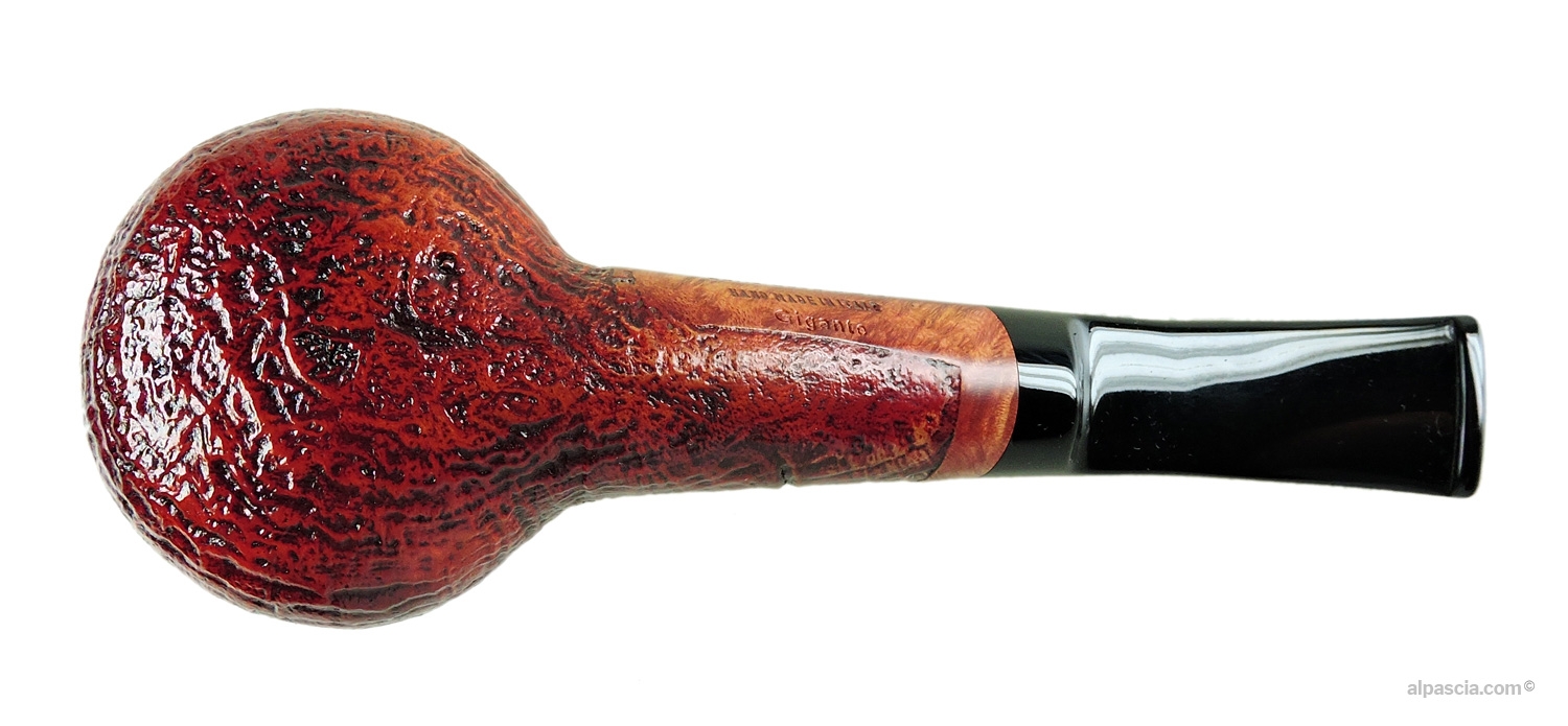 L'Anatra Gigante Pipe - Bottom view of the stout shank showing the authentic duck symbol and Gigante stamps