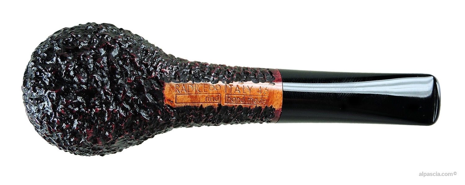 Pipa Radice Rind - Vista inferiore del fusto con lo spazio liscio punzonato Radice Rind e Hand Made