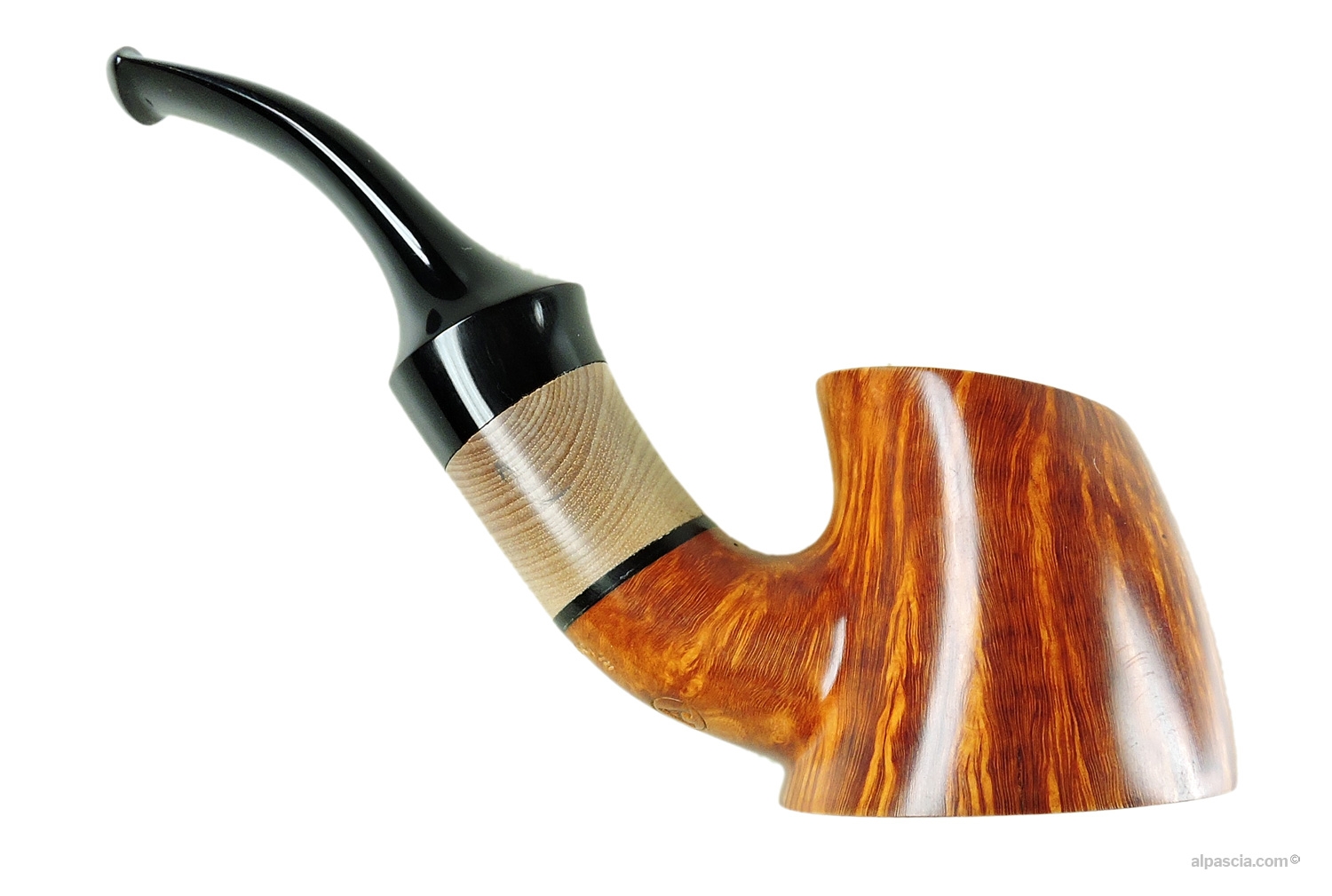 Alinetu Pipe - Right side view highlighting the lightweight compact proportions and pristine briar grain