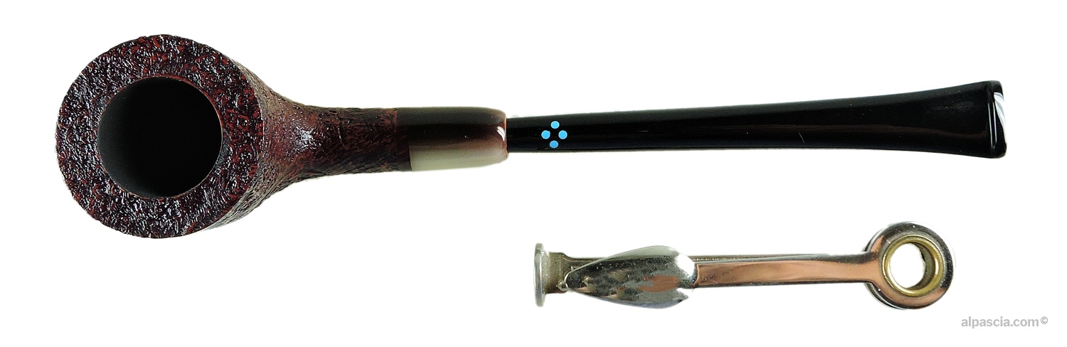 Sasieni 4 Dot Walnut Pipe - Top view looking down at the bowl rim and tobacco chamber