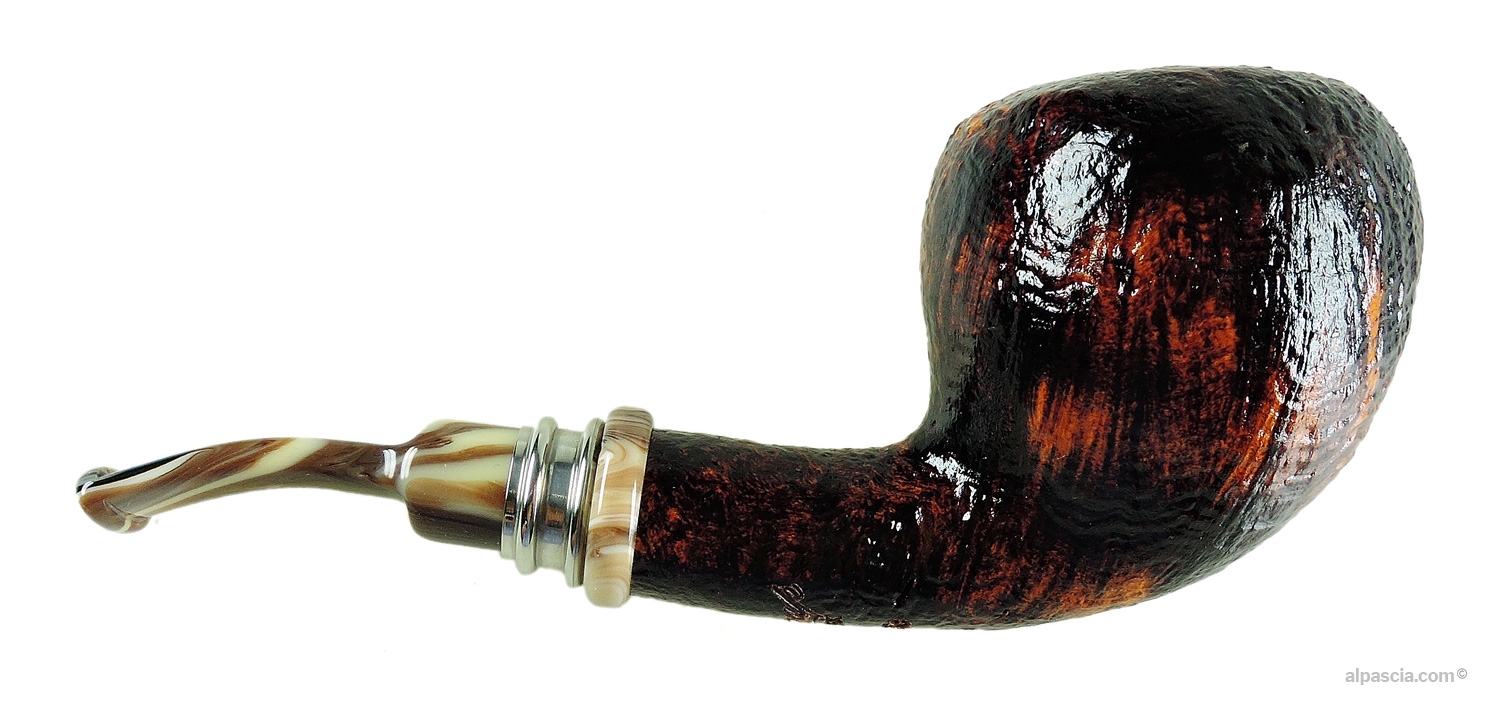 Neerup Classic Gr. 2 Pipe - Right side view highlighting the deep ring grain sandblast texture