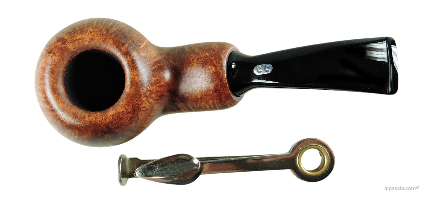 Chacom Reverse Calabash Pipe - Top view looking down at the smooth bowl rim and tobacco chamber