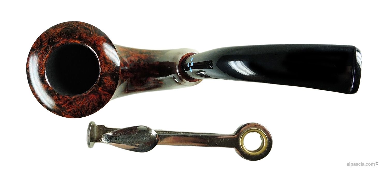 Sasieni 4 Dot Walnut Pipe - Top view looking down at the smooth rim and tobacco chamber