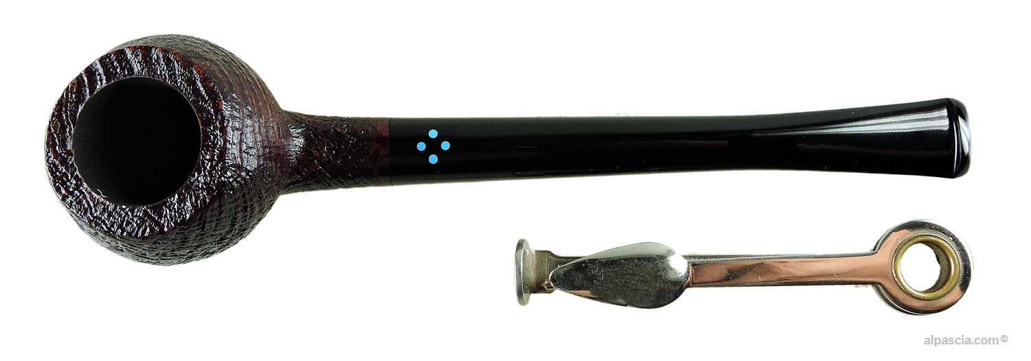 Sasieni 4 Dot Walnut Pipe - Top view looking down at the bowl rim and tobacco chamber