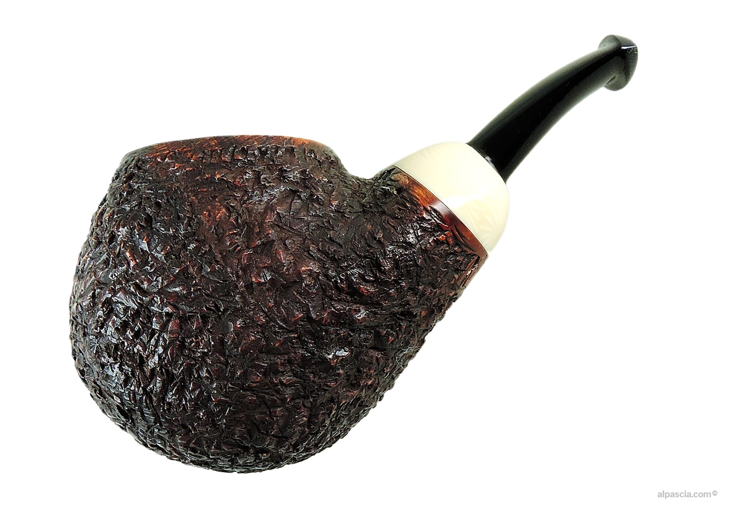 Pipa Ganci Isetta - Profilo curvo rusticato con vaso compatto e bocchino in ebanite