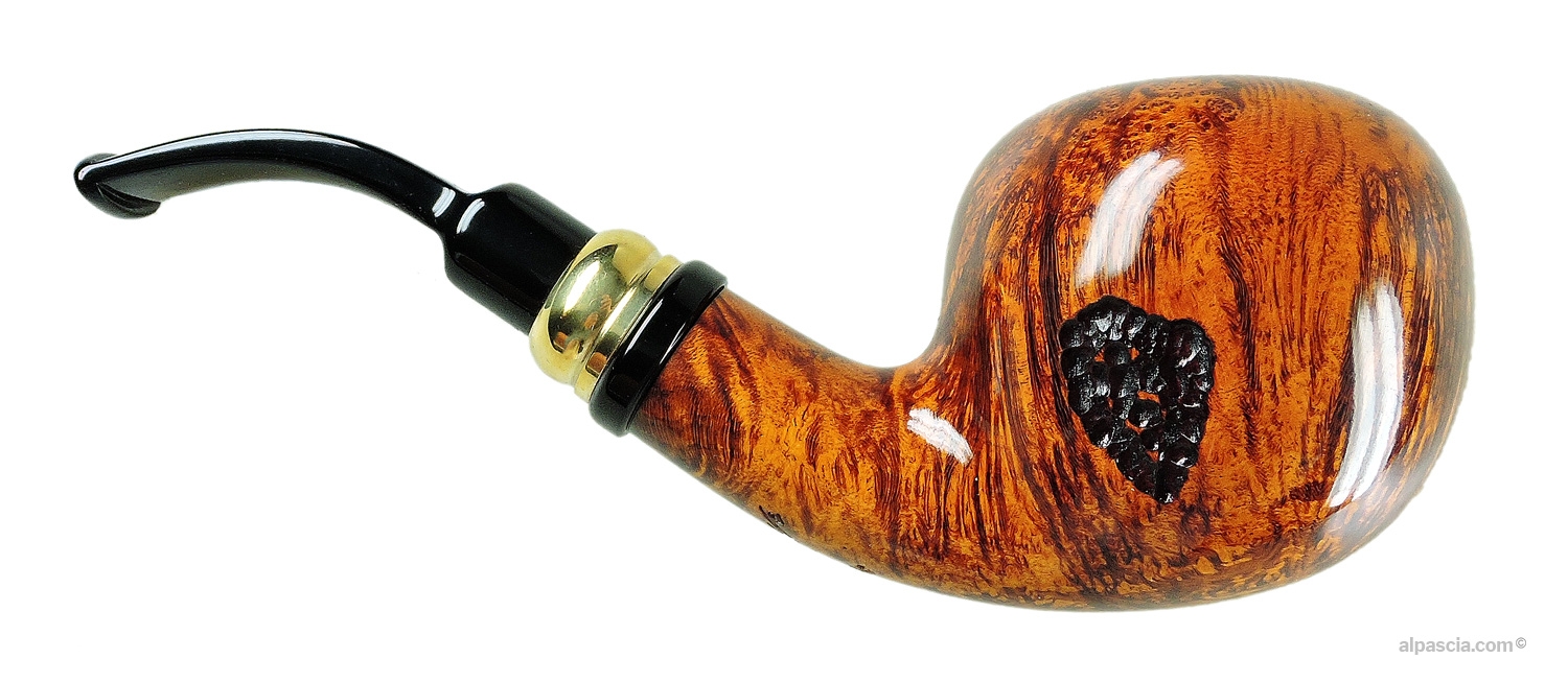 Neerup Classic Gr. 2 Pipe - Right side view highlighting the smooth and carved briar contrast