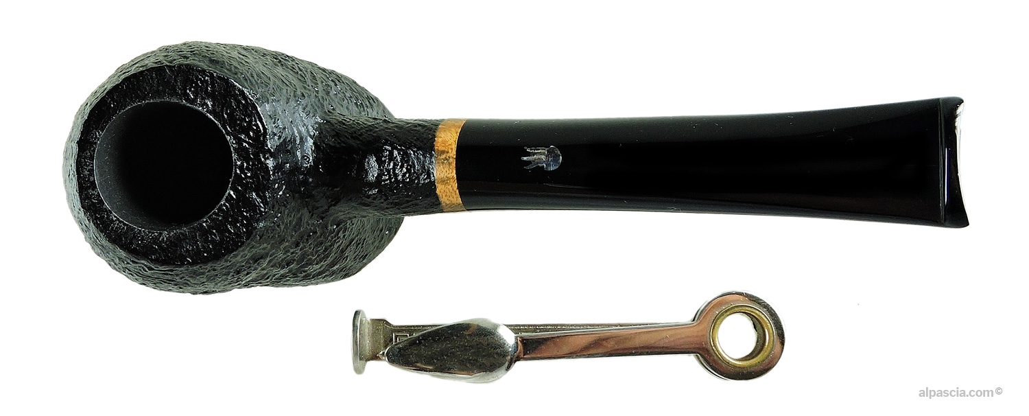 Valbruna Sandblasted 1 Jellyfish Pipe - Top view looking down at the organic rim top and chamber