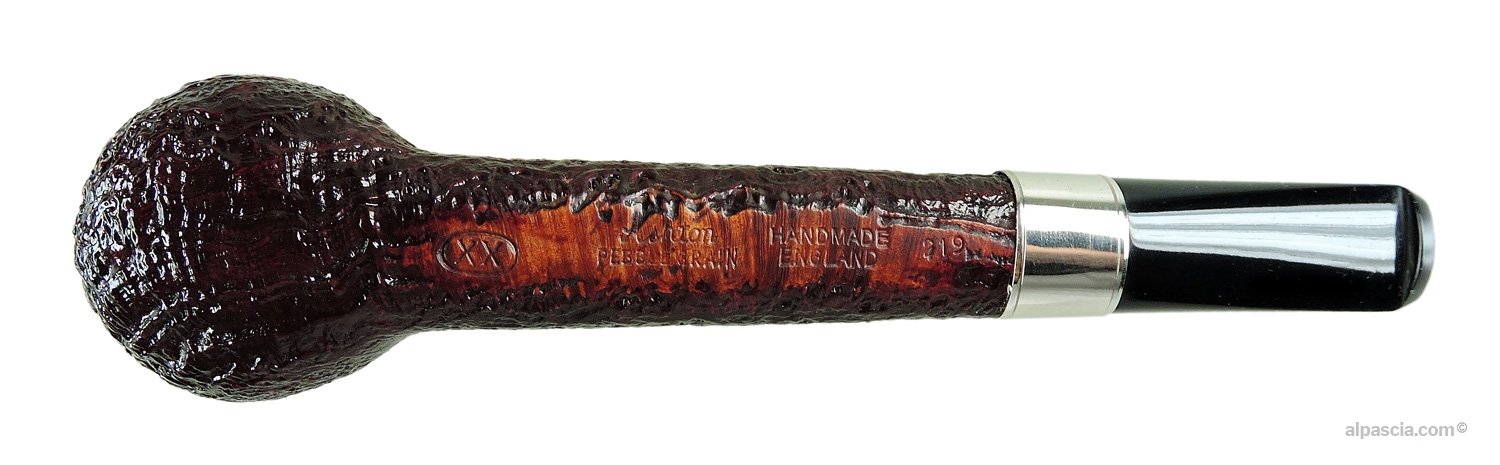 Ashton Pebble Grain XX Pipe - Bottom view of the oval shank stamped with official Ashton XX marks