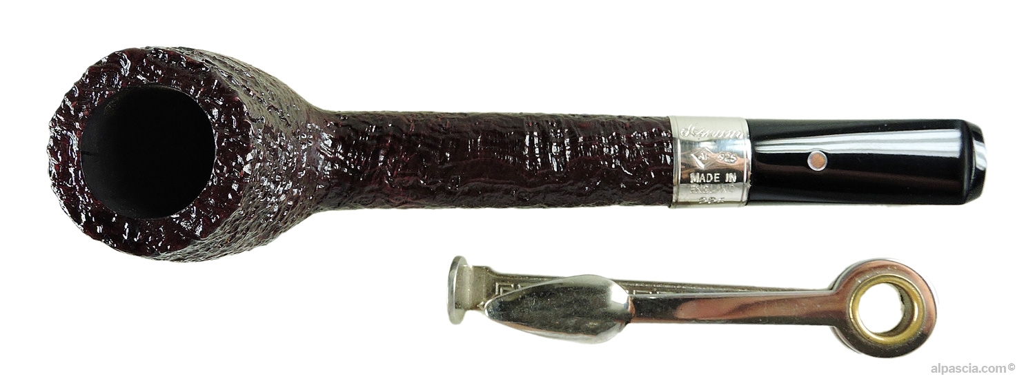 Ashton Pebble Grain XX Pipe - Top view looking down at the bowl rim and tobacco chamber