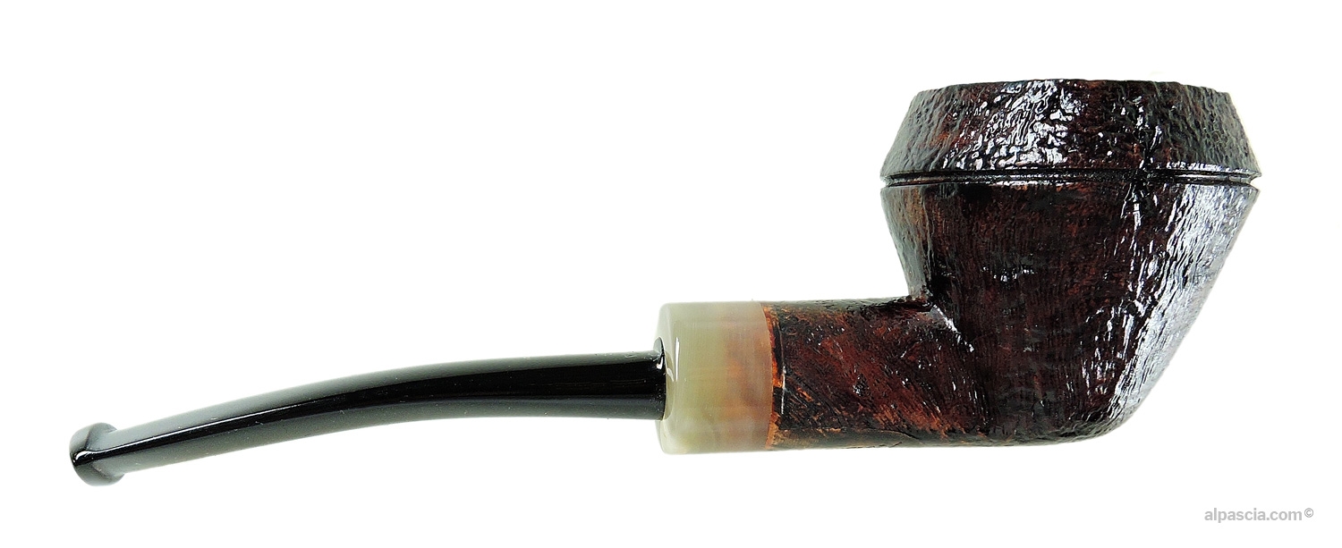 Manù Sandblasted Pipe - Right side view highlighting deep rustic sandblasted texture