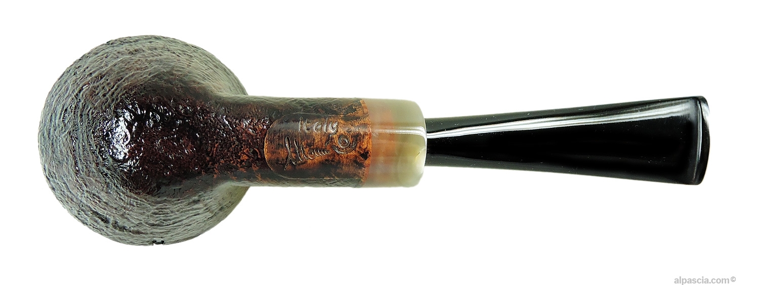 Manù Sandblasted Pipe - Bottom view displaying official Manù artisan hallmarks