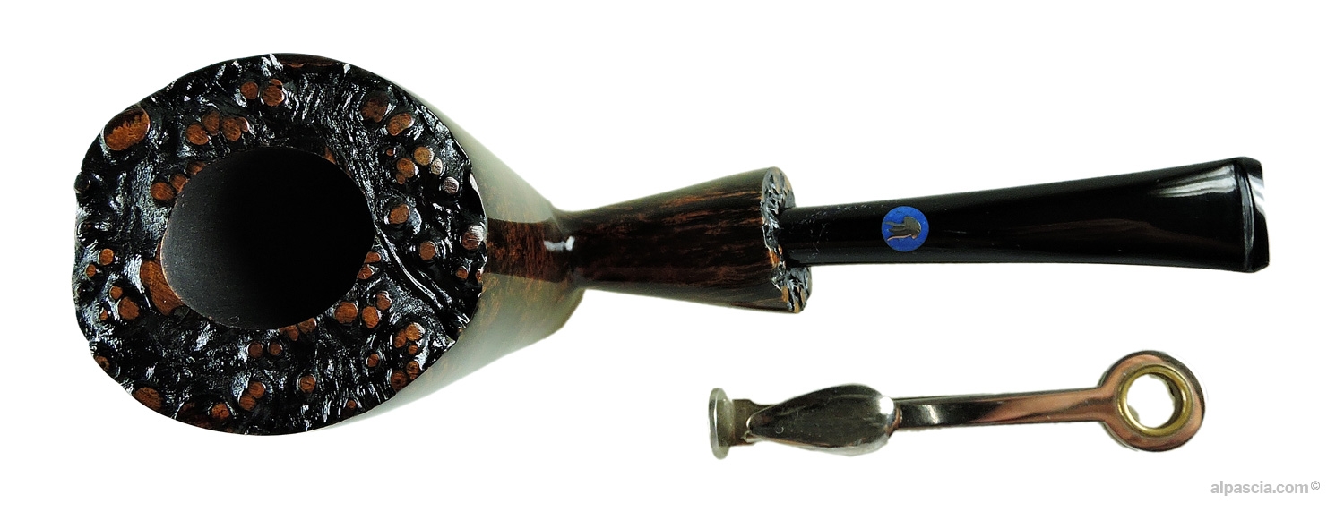 Valbruna Smooth Brown 3 Jellyfish Pipe - Top view looking down at the bark top rim and deep chamber