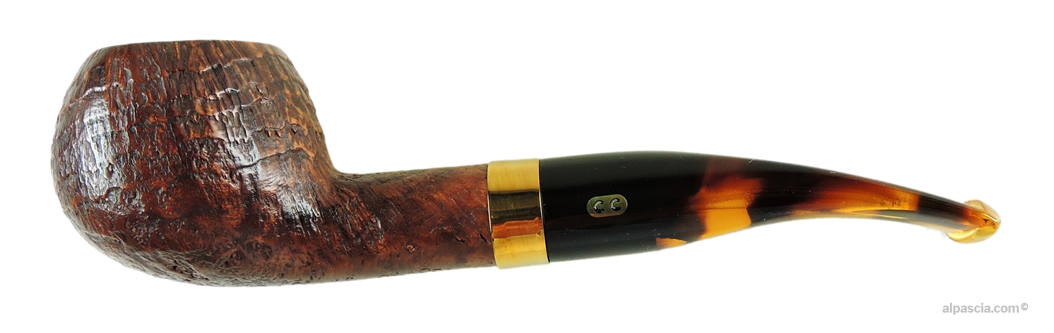 Chacom Churchill 862 Pipe - Sandblasted dark apple profile with accent ring and marbled stem