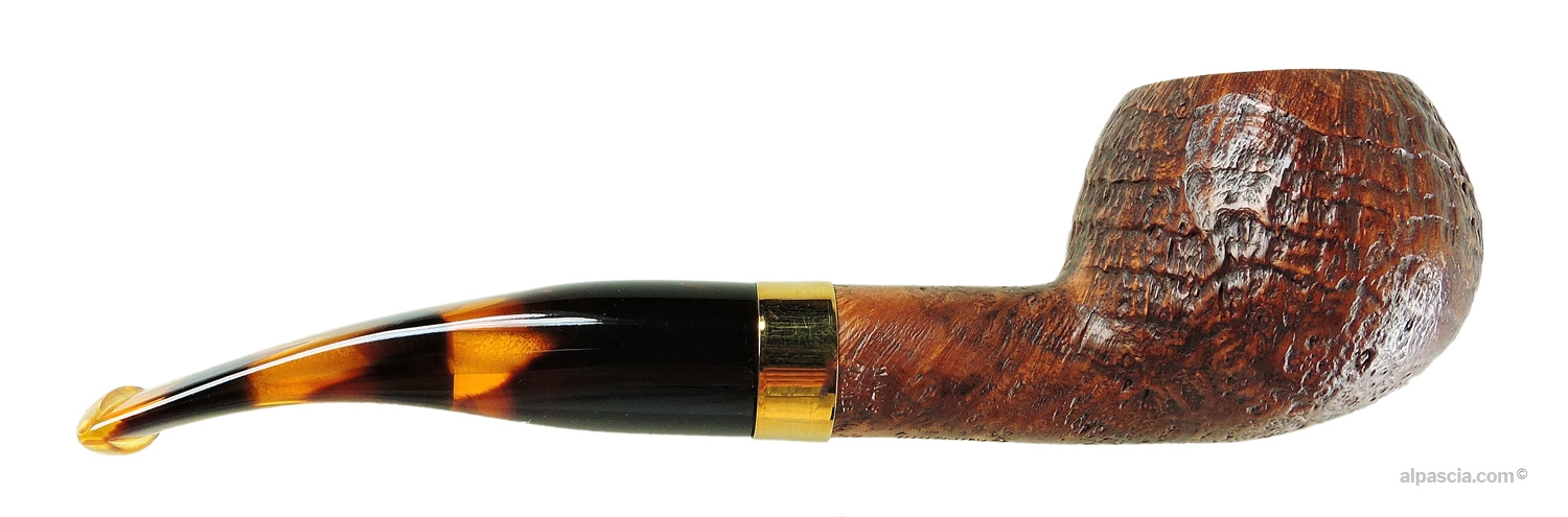 Chacom Churchill 862 Pipe - Right side view highlighting deep sandblast texture on rounded bowl