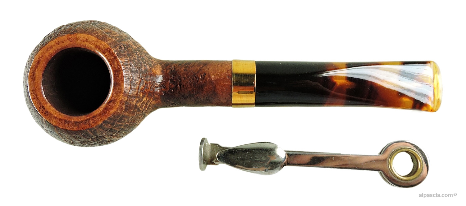 Chacom Churchill 862 Pipe - Top view looking down at the rim and 9mm filter chamber
