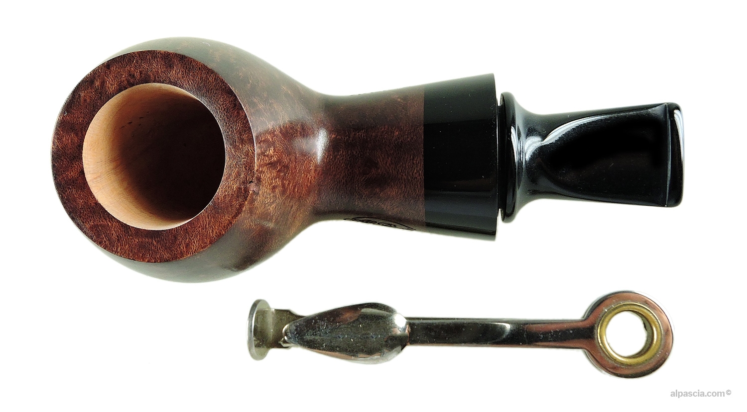 Al Pascià Curvy Walnut 02 Pipe - Top view looking down at the rim top and open tobacco chamber