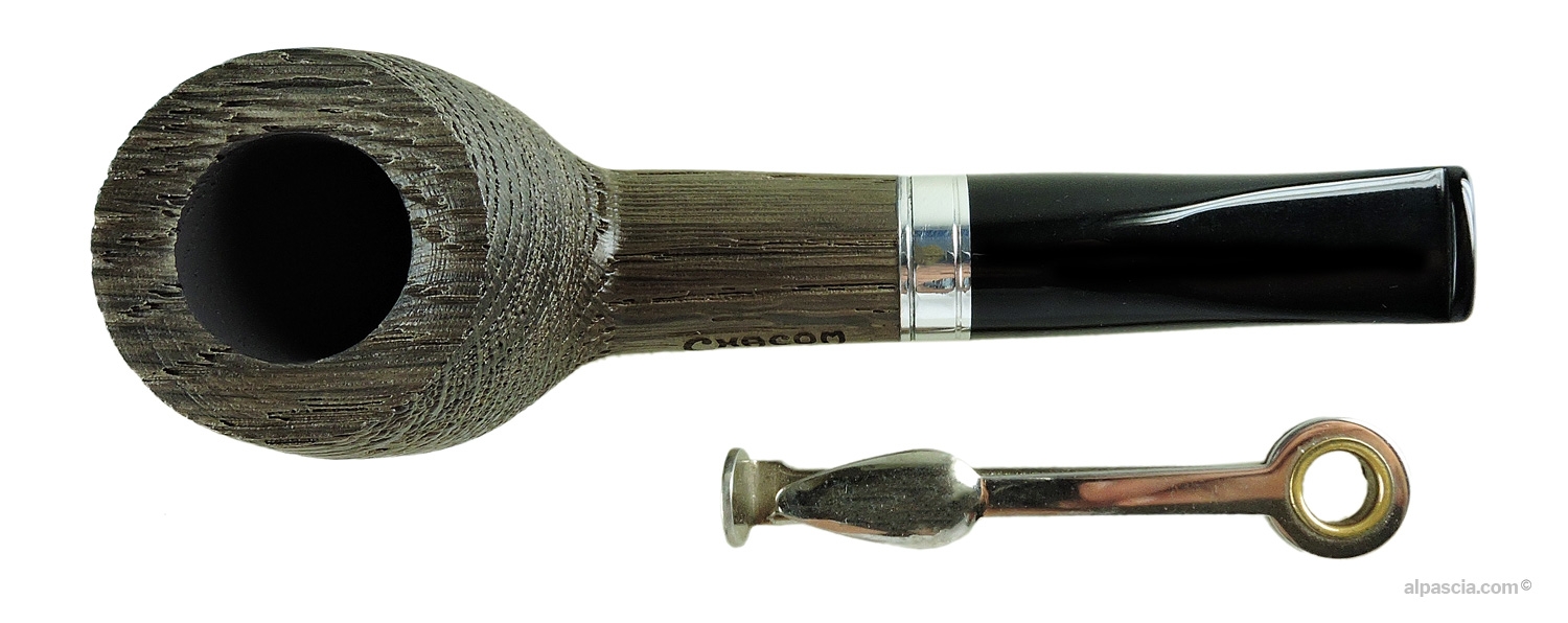 Chacom Maigret Morta 1201 Pipe - Top view looking down at the generous bowl rim and open tobacco chamber