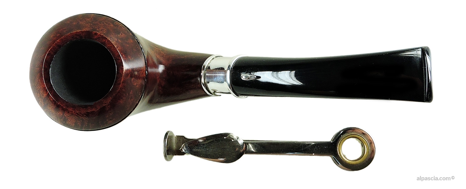 L'Anatra Calenda 2023 Pipe - Top view looking into the clean tobacco chamber and Calenda 2023 engraving