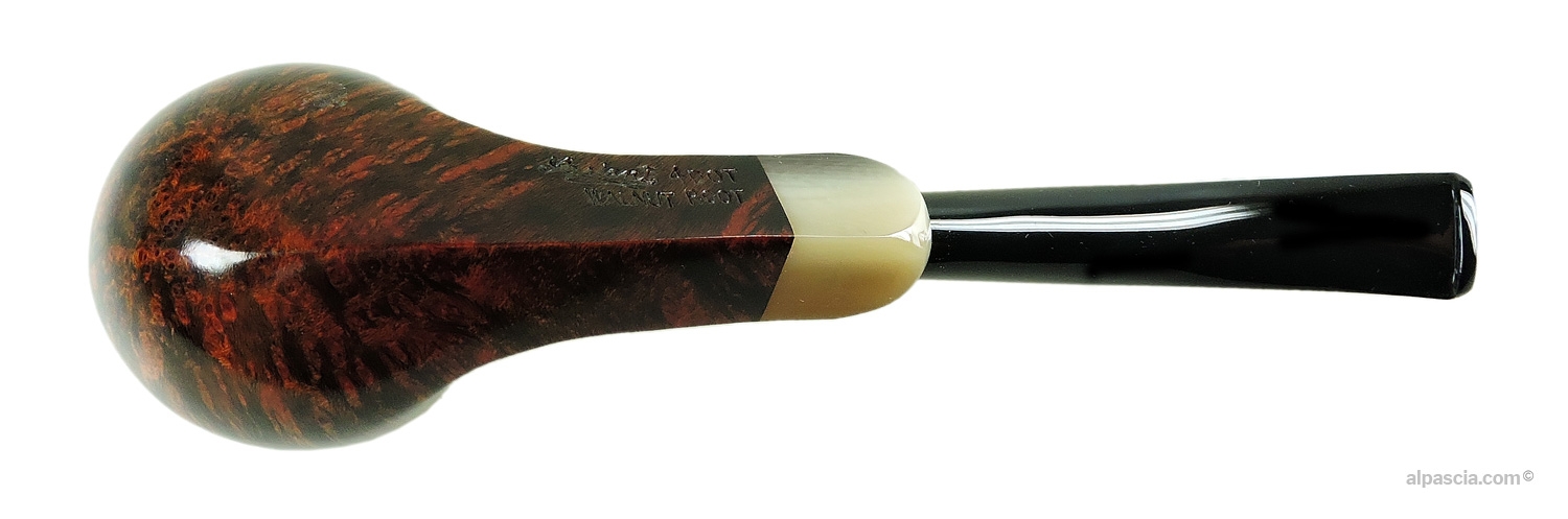 Pipa Sasieni 4 Dot Walnut Root - Vista inferiore del fusto romboidale con punzoni ufficiali Sasieni 4 Dot