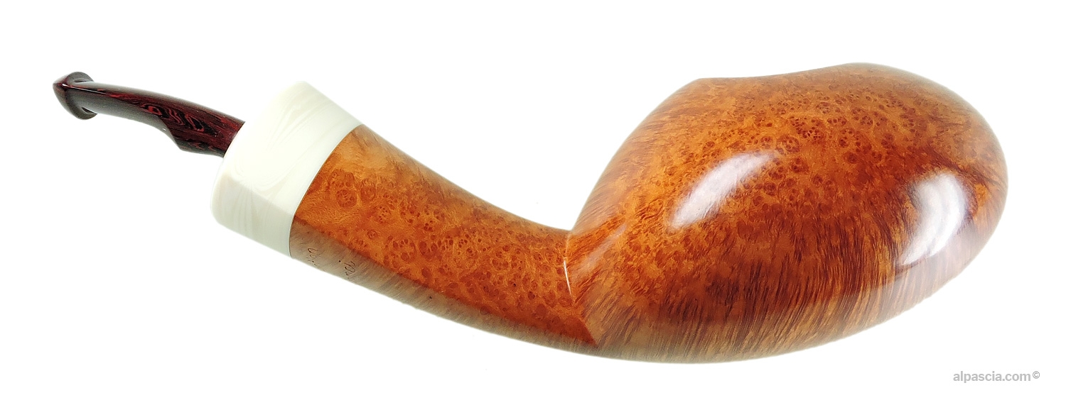 Ganci Collection Tomato Pipe - Right side view highlighting rich smooth grain and squat tomato bowl geometry