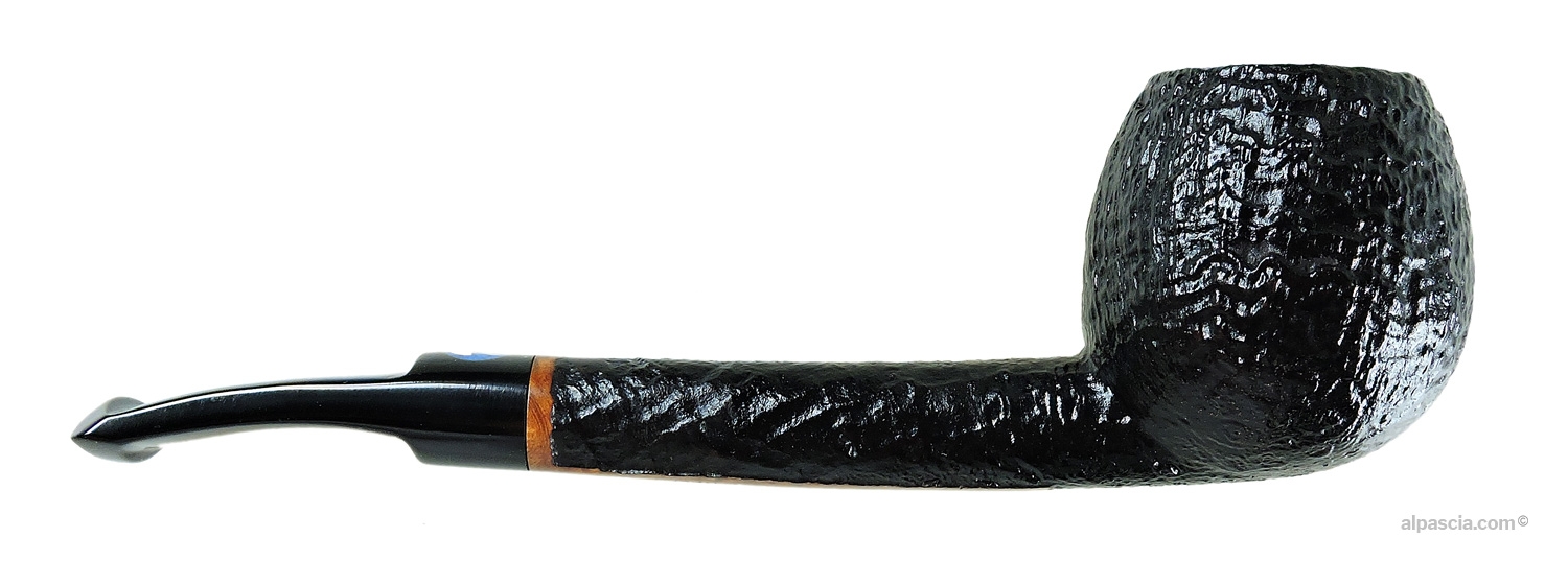 Pipa Valbruna 1 Medusa - Vista destra che risalta la sabbiatura tridimensionale e il fornello arrotondato
