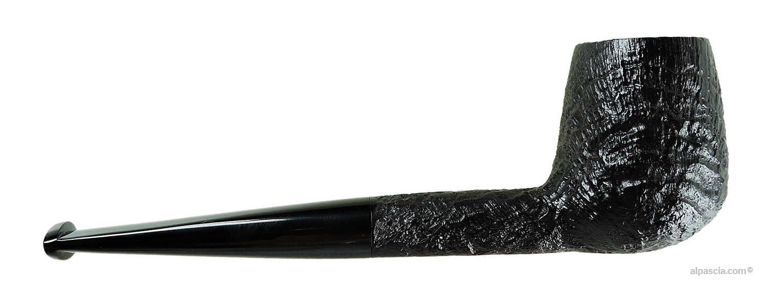 Pipa Dunhill Shell Briar 4134 Gruppo 4 - Vista destra che risalta la profonda sabbiatura ad anelli della radica