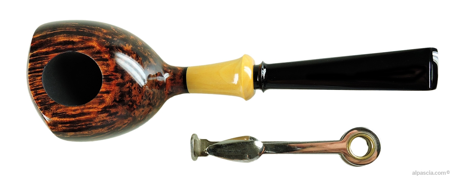 Ken Dederichs Freehand Pipe - Top-down view looking into the organically shaped bowl rim and chamber