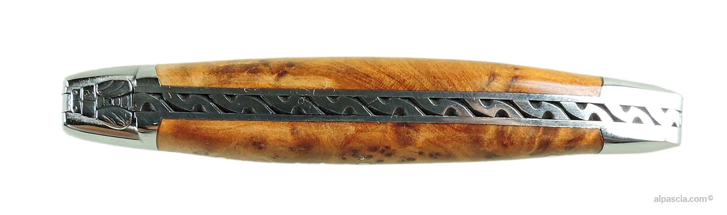 Tagliasigari a Forbice Forge de Laguiole - Dettaglio dell'ape simbolo Forge de Laguiole e del punzone inciso