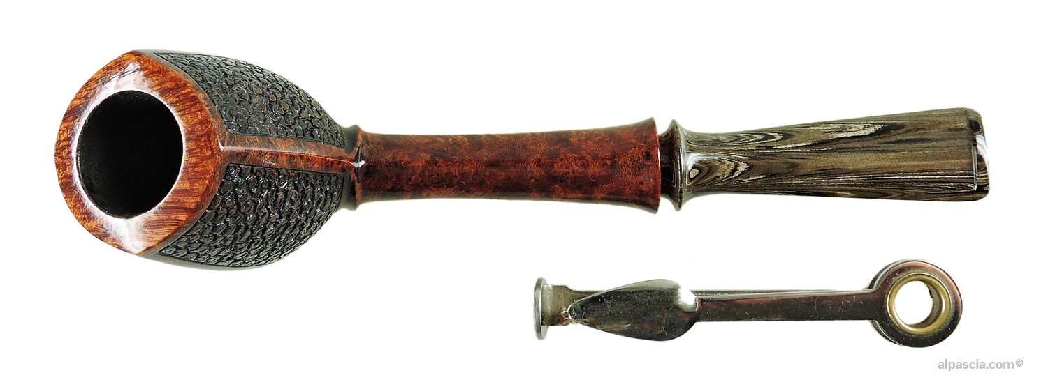 Arzuaga Freehand Straight Pipe - Top-down view looking into the organic rim and open tobacco chamber