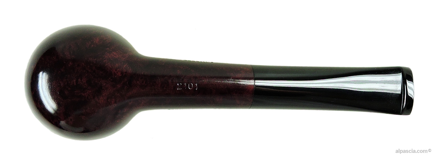 Dunhill Bruyere 2101 Group 2 Pipe - Bottom view displaying official Dunhill shape 2101 group 2 stampings