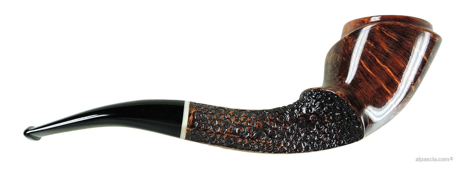 Arzuaga Freehand Semi-Bent Pipe - Right side view highlighting smooth and rusticated surface contrasts