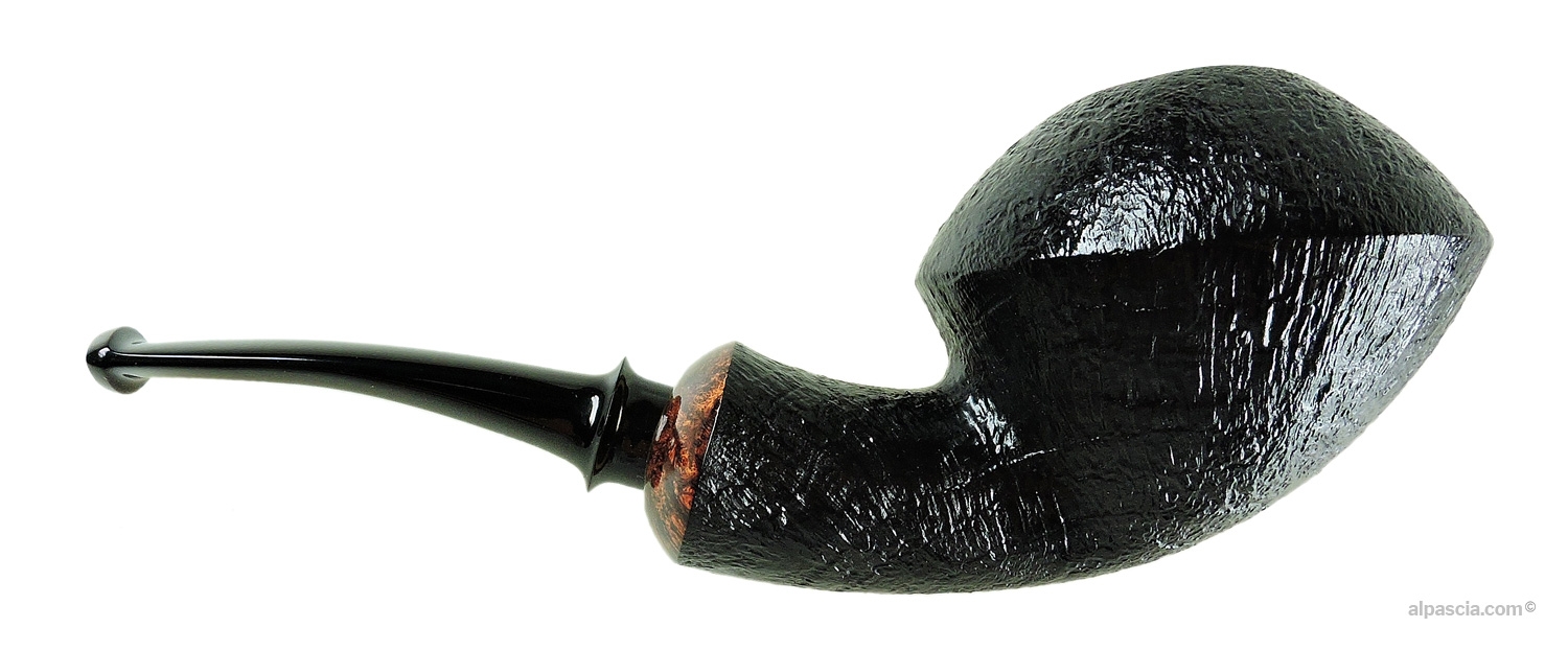 Ken Dederichs Freehand Pipe - Right side view highlighting smooth and sandblasted black finish contrast