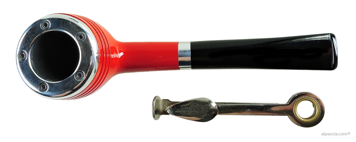 Big Ben R-Design Red Polish Pipe - Top-down view looking into the metal-protected rim and tobacco chamber