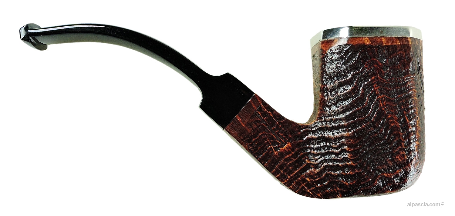 Ser Jacopo Domina 2027 S2 D 2 Pipe No. 02/333 - Right side view highlighting paneled bowl facets and sandblasted texture