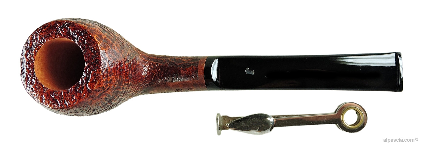 Ser Jacopo S2 A Maxima Chimney Pipe - Top-down view looking into the deep tobacco chamber and open rim