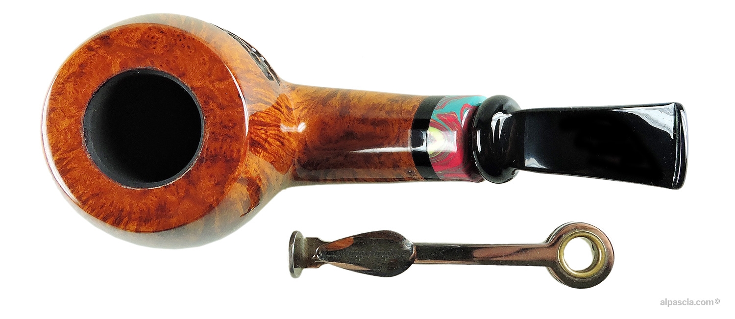 Peder Jeppesen Ida 4 Pipe - Top-down view looking into the smooth briar rim and open chamber
