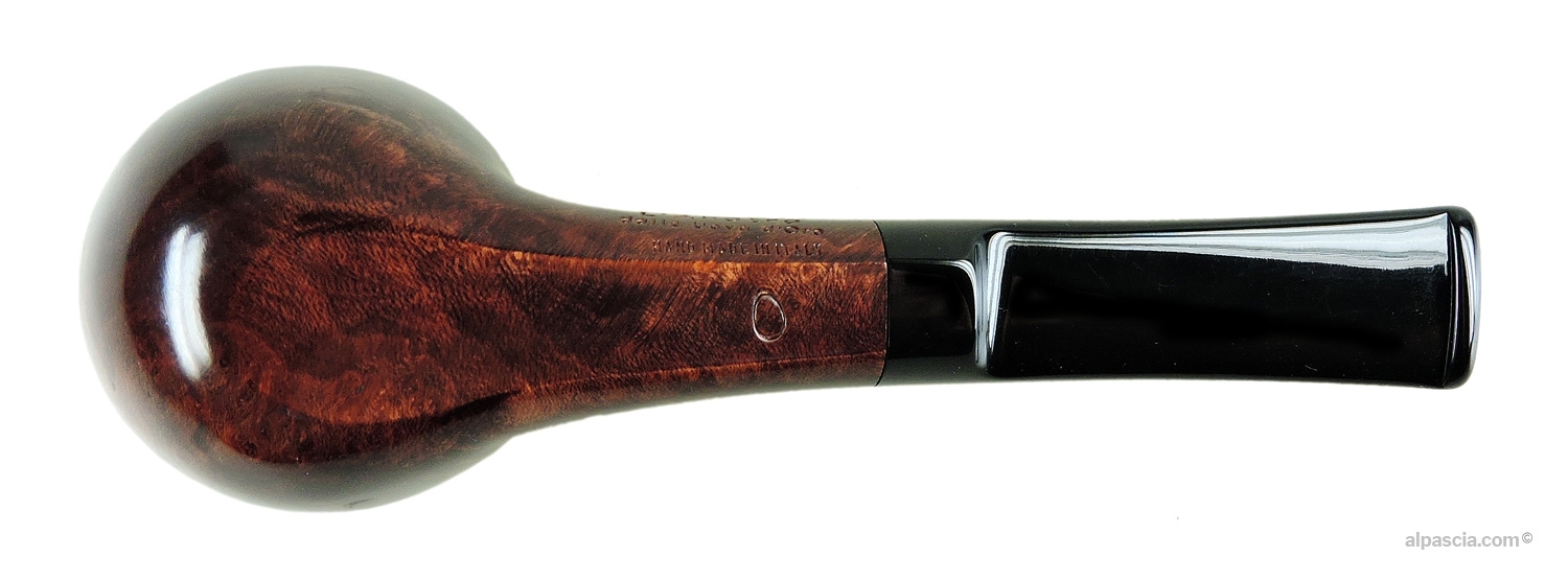 L'Anatra 1 Uovo Smooth Bulldog Pipe - Bottom view displaying sharp shank lines and official maker stampings