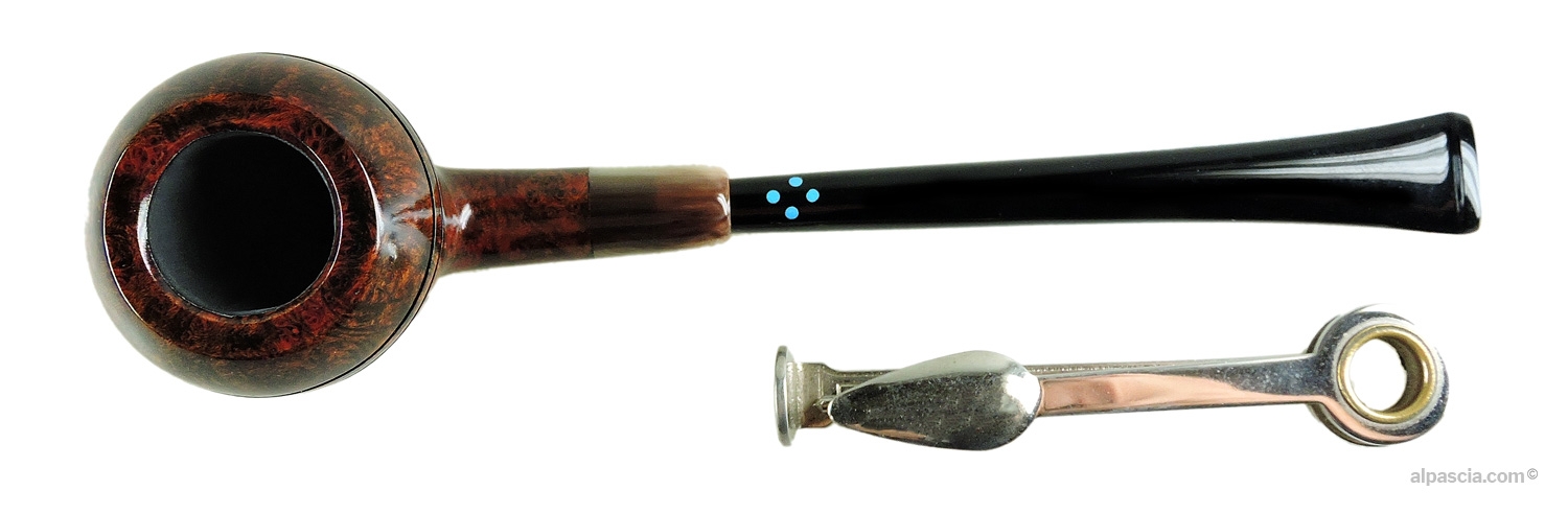 Sasieni 4 Dot Walnut Rhodesian Pipe - Top-down view looking into the smooth rim and open tobacco chamber