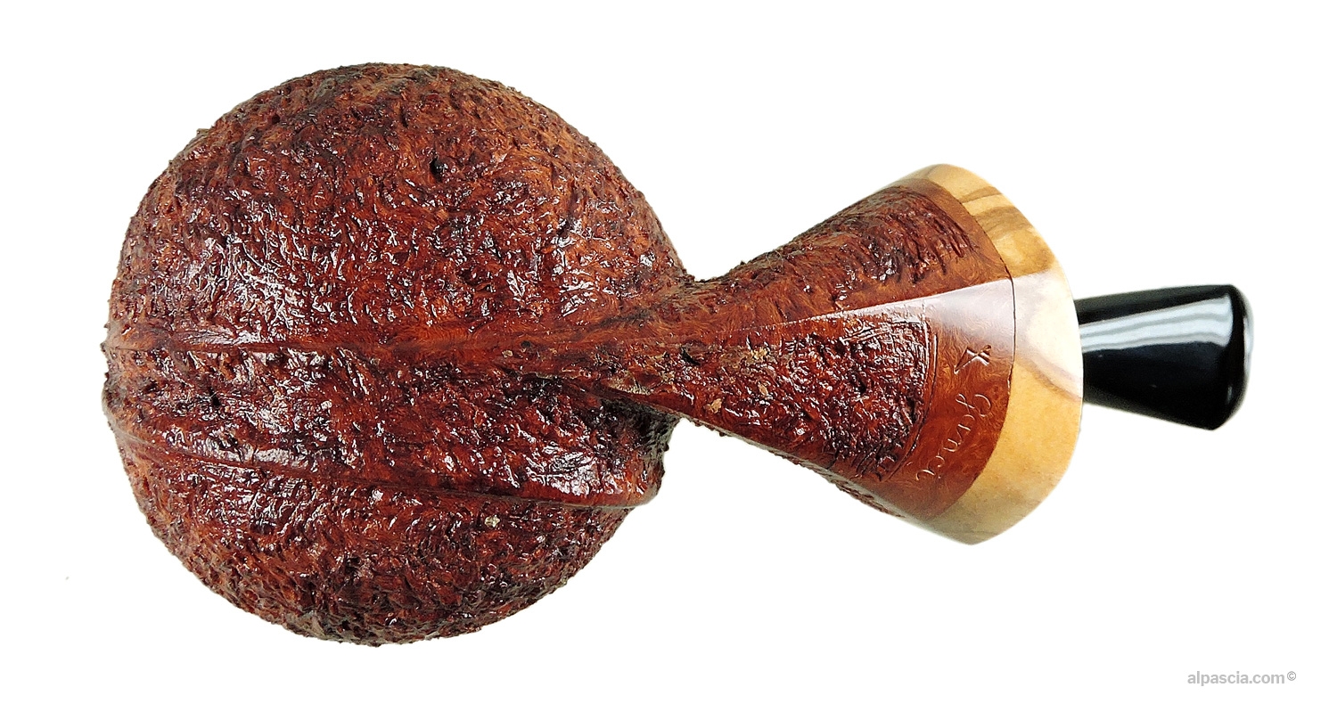 Ganci Tomato Pipe - Bottom view displaying smooth and rusticated briar balance with maker's mark