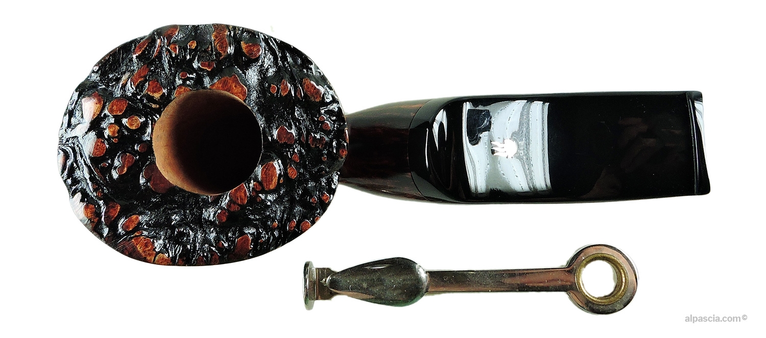Valbruna Smooth Brown 1 Jellyfish Pipe - Top-down view looking into the natural bark top rim and open chamber
