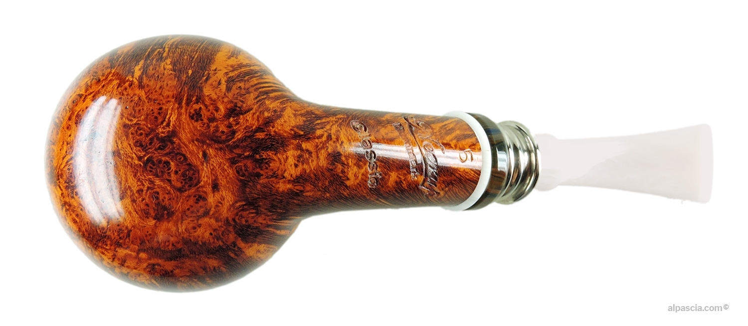 Neerup Classic Grade 5 Pipe - Bottom view displaying smooth shank lines and official Grade 5 stampings