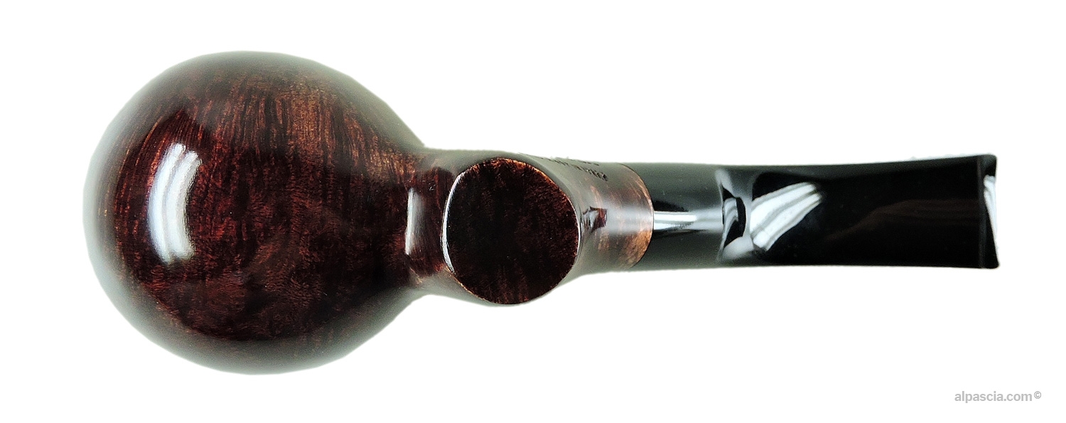 L'Anatra 1 Egg Freehand Pipe - Bottom view displaying smooth curved shank lines and 1 Egg stampings