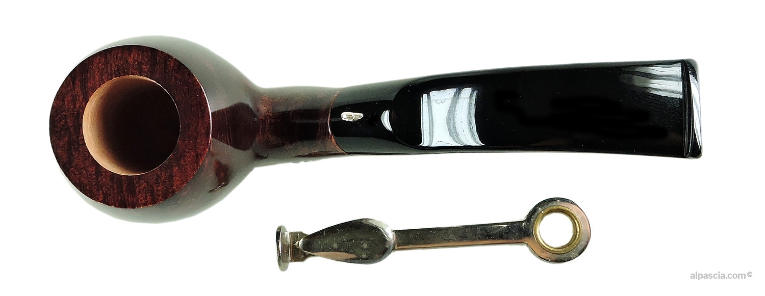 L'Anatra 1 Egg Freehand Pipe - Top-down view into the tobacco chamber showing fine rim finishing
