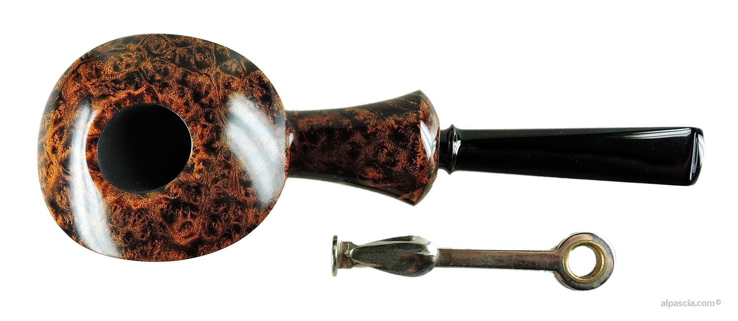 Ken Dederichs Freehand Pipe - Top-down view into the tobacco chamber and organic rim shaping