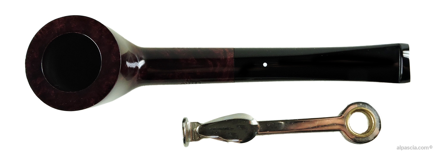 Dunhill Bruyere 2105 Pipe - Top-down view into the wide flared bowl rim and chamber